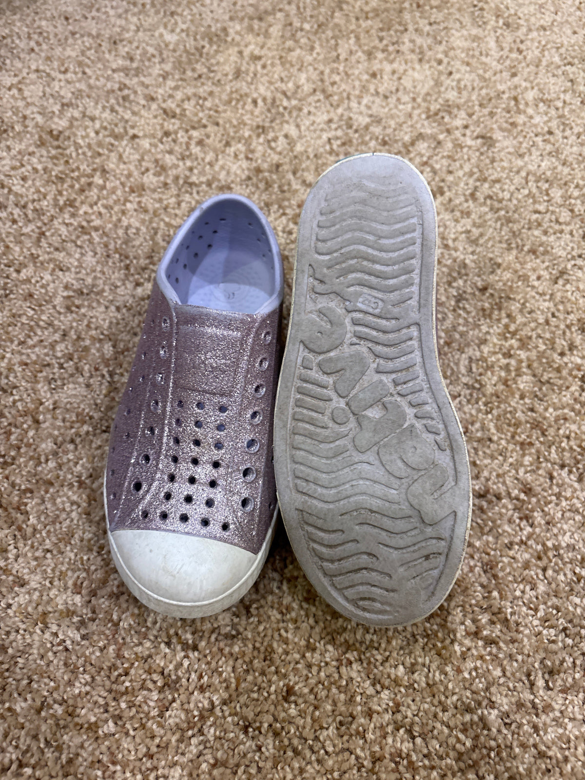 #47, Native purple/white shoes Kids Size 12