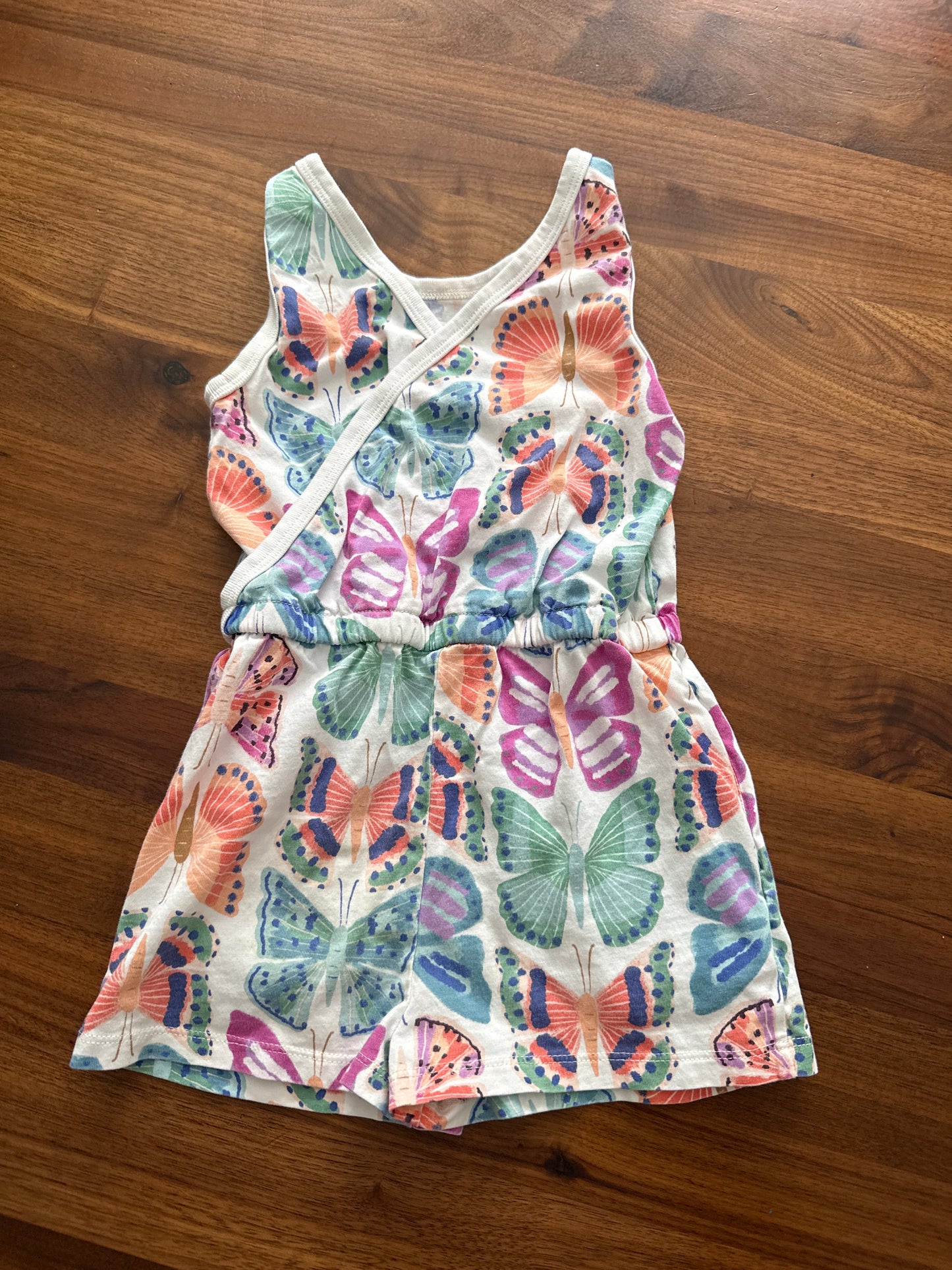 Seller 179 - Girls Tea size 3 butterfly romper with pockets