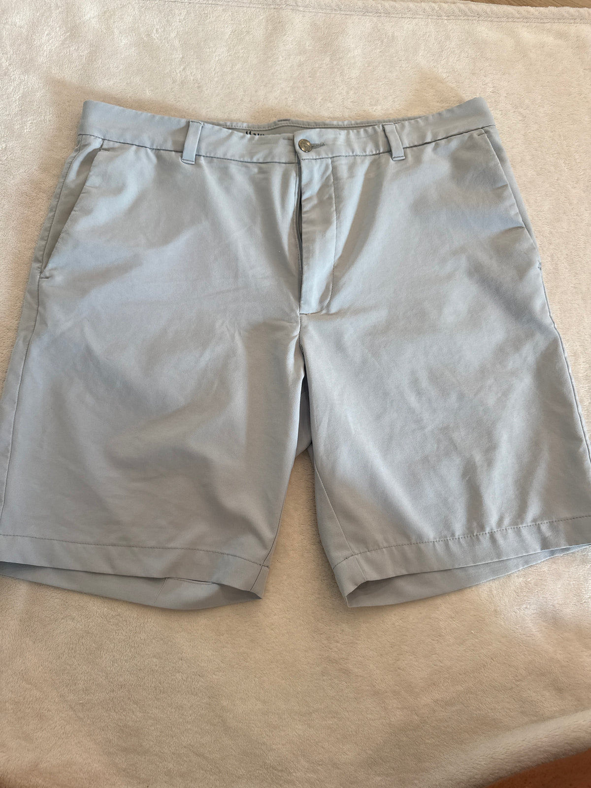 #81 Men 36 Callaway gray shorts