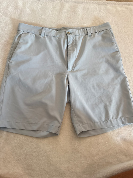 #81 Men 36 Callaway gray shorts