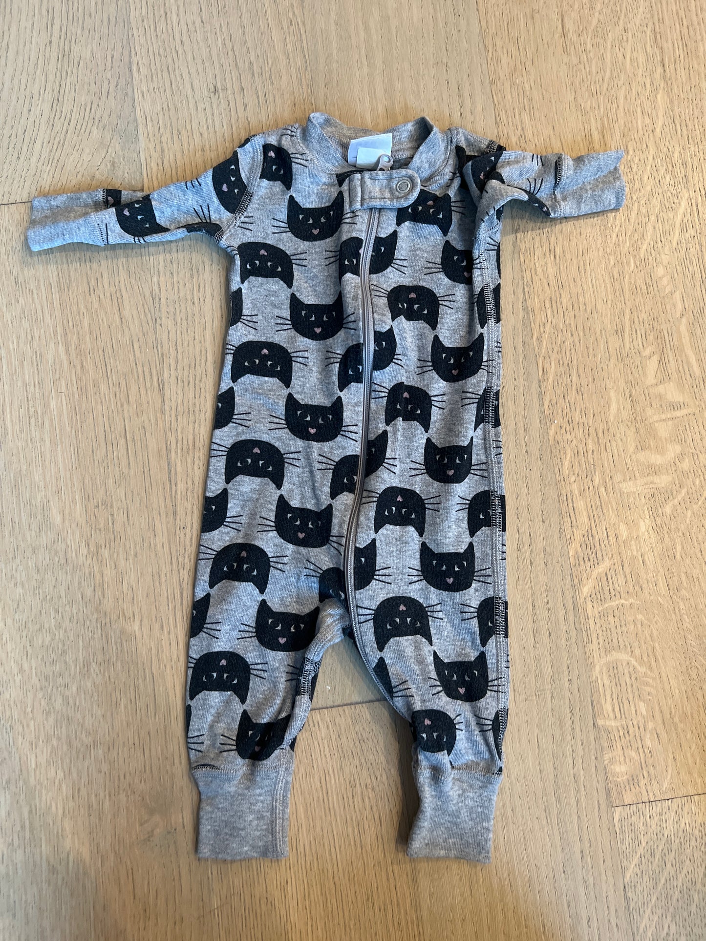 0-3 mo Hanna Andersson like new cat pjs