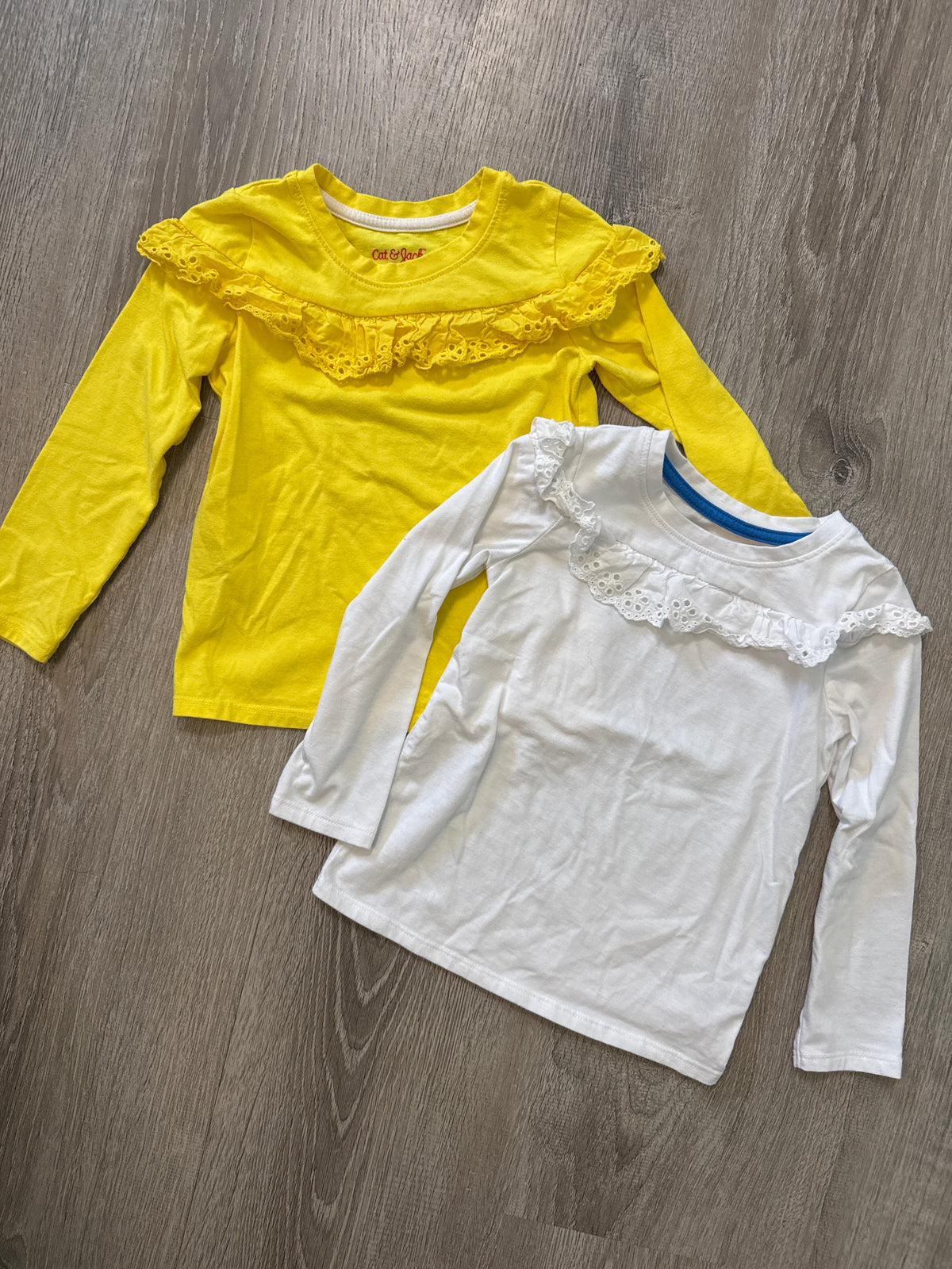 #149 Girls 4T cat and Jack eyelet lace ruffle long sleeve tshirt