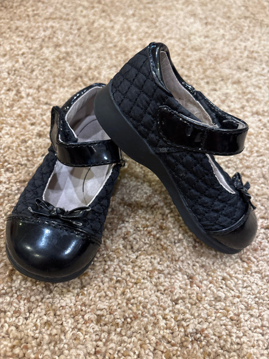 #47, girls Pediped black shoes Kids Size 6-6.5