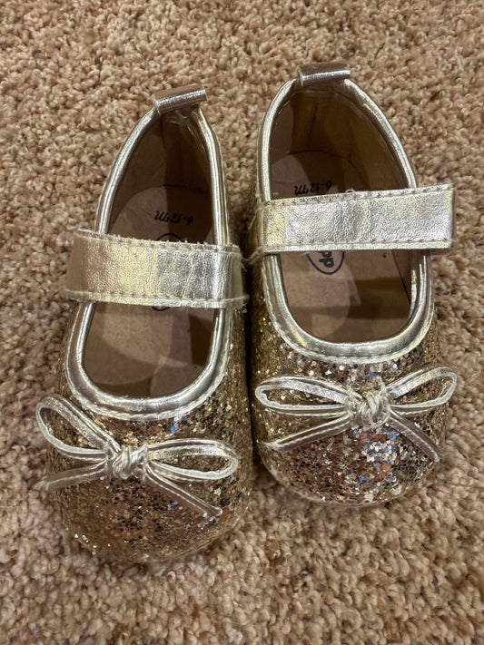 #47, girls gold sparkly flats. Size 6-12 mo.