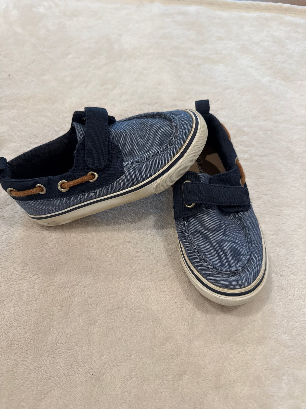 #81 Boys Shoe 8c oldnavy navy sperry style