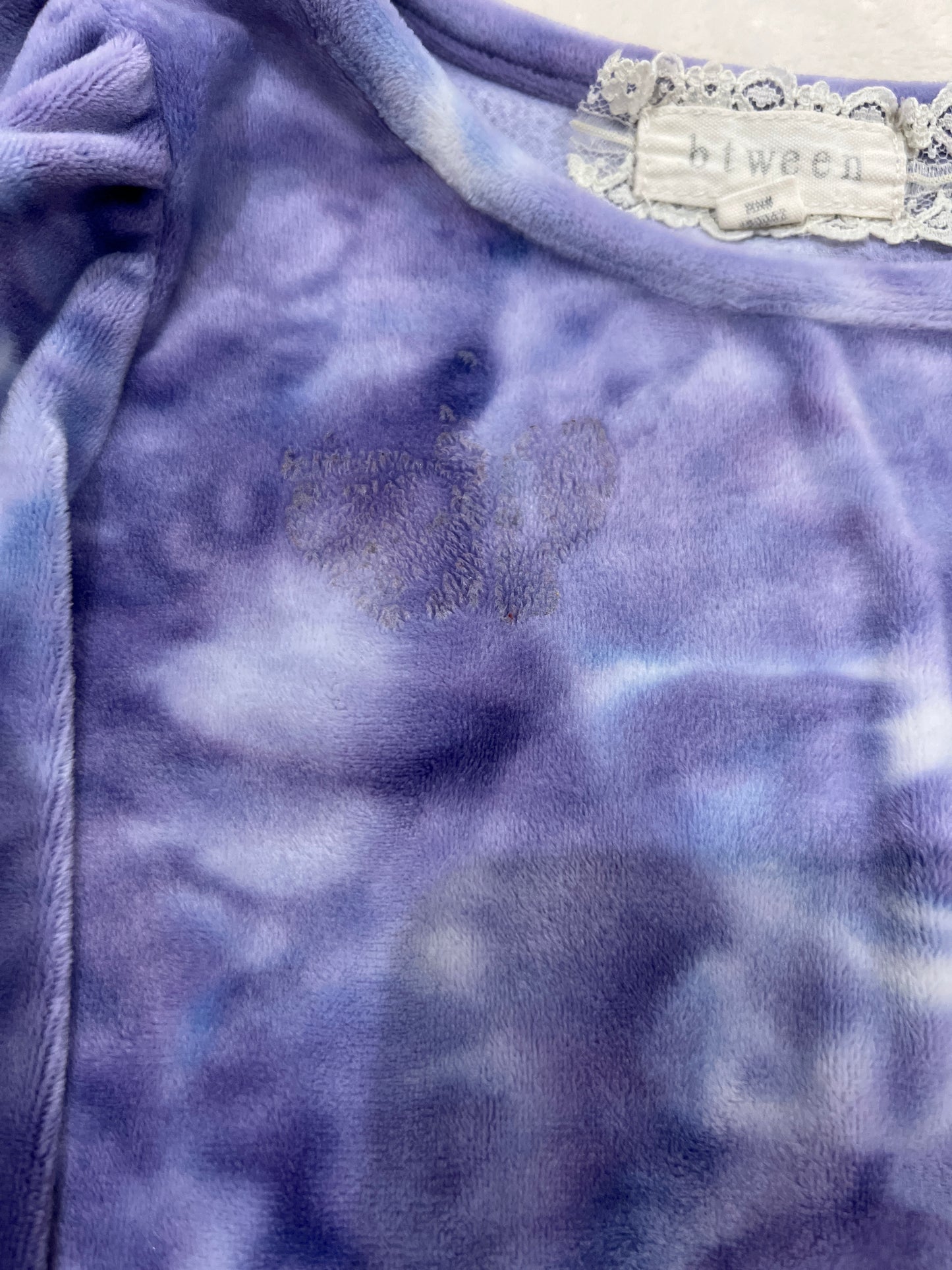 #46 Girls 5t btween brand sooo soft- loved for wearing to dance and somehow a sticker got washed and I haven’t tried to get it out price reflects- loved this outfit
