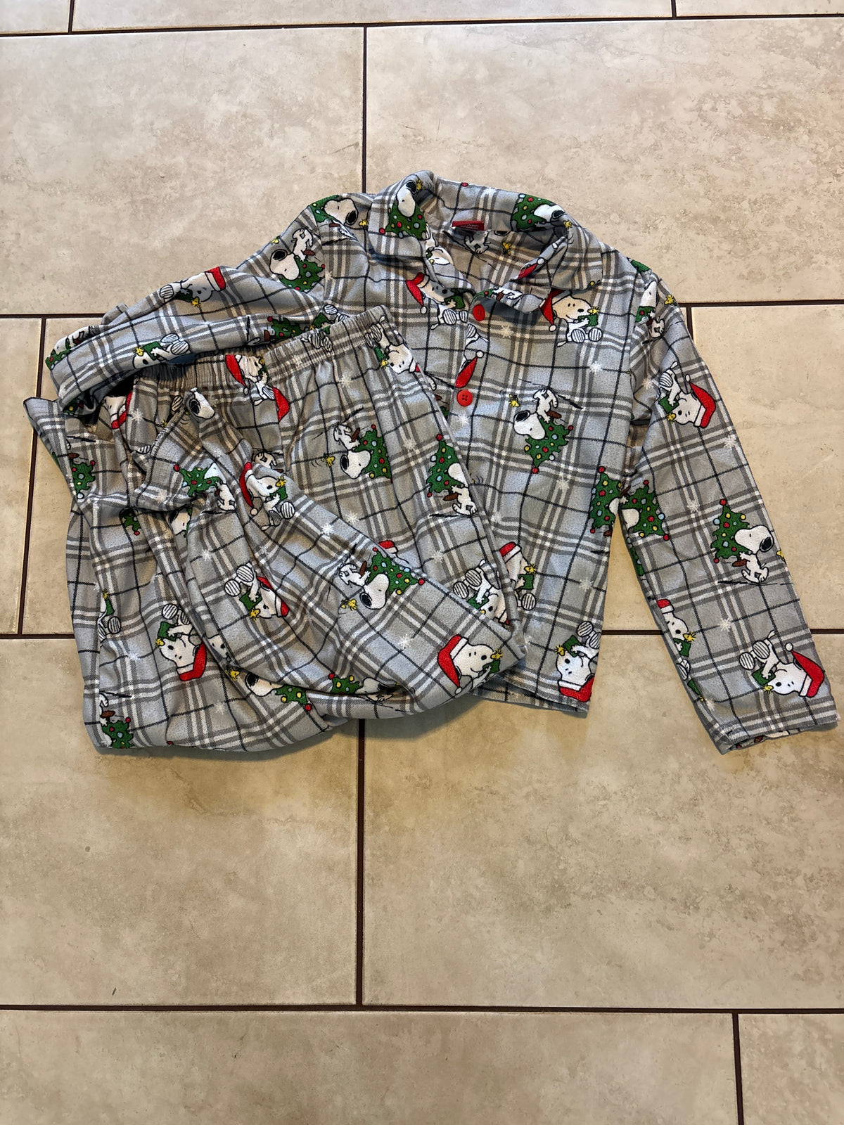 #166 Boys Peanuts Size 8 pajama set
