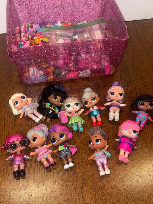#182 11 LOL dolls + accessories & more!