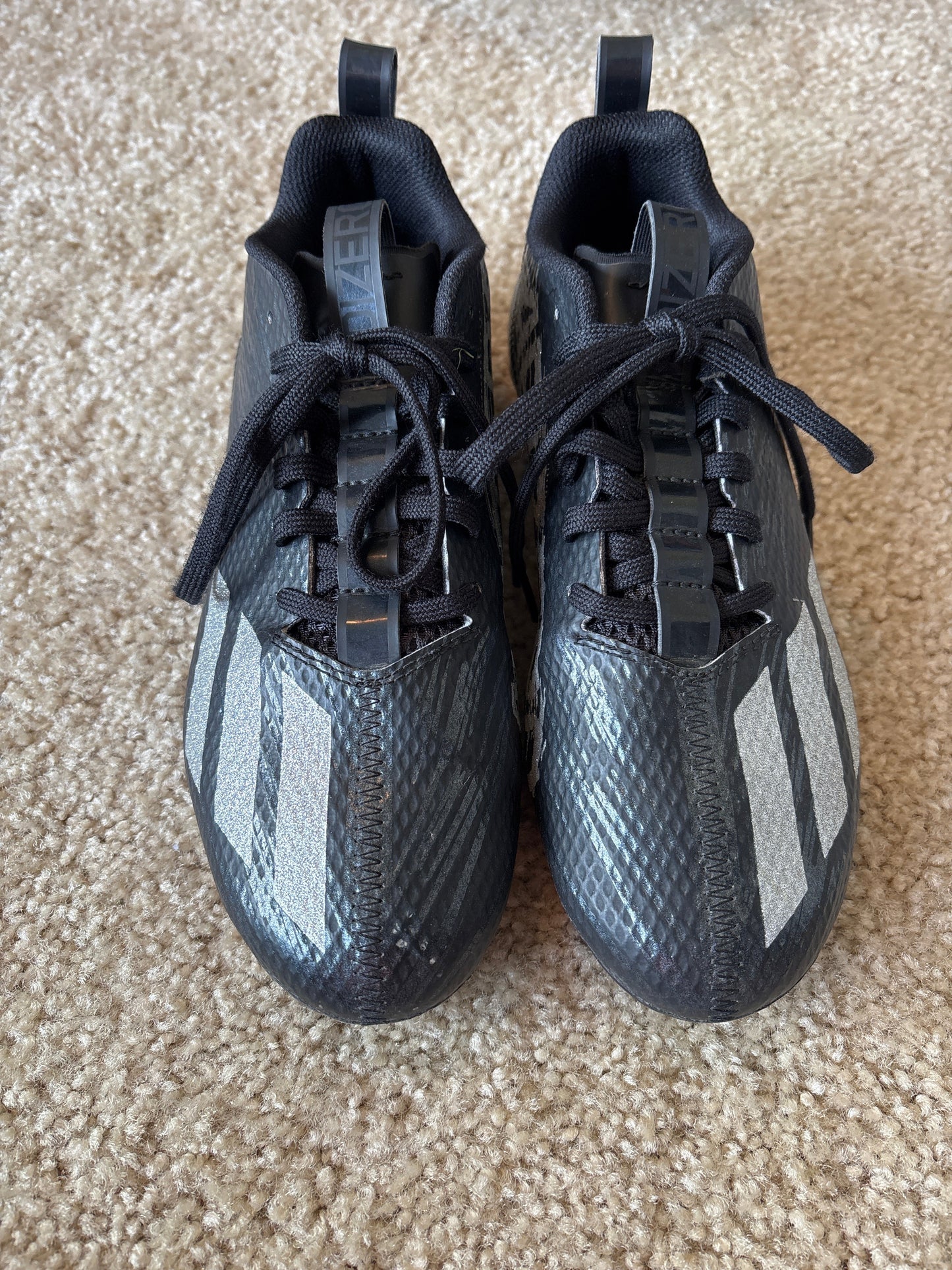 Seller #62 Boys Adidas black/silver soccer cleats sz 5 EUC