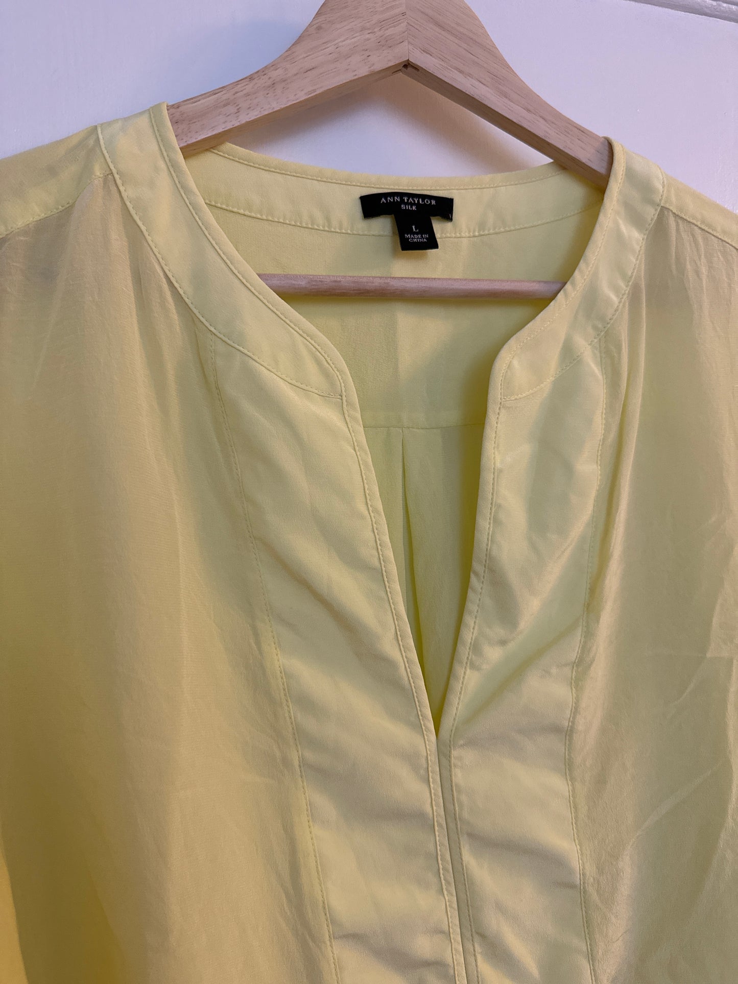 * Reduced * Ann Taylor Light Yellow 100% Silk Tunic Blouse, Women's Size L