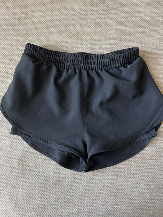 SHEIN/NWOT Women’s Athletic Shorts/Size 6 fits more like a 4