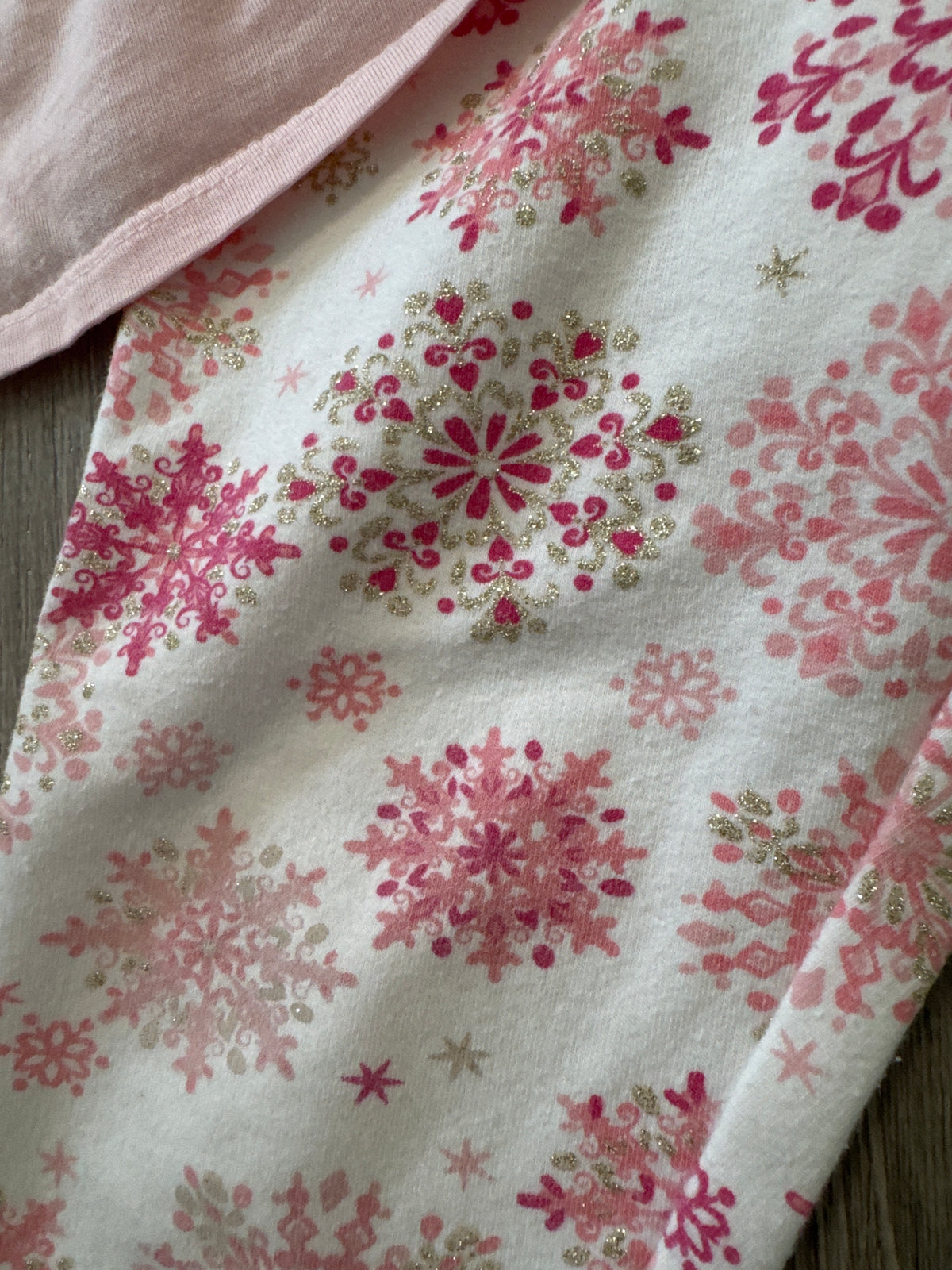 #149 Girls 4T Pink snowflake set