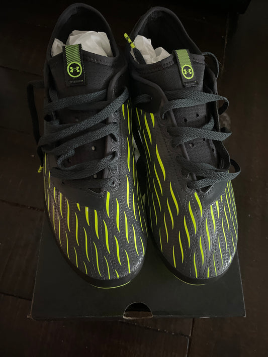Seller #57 Boys New Soccer cleats size 5.5Y