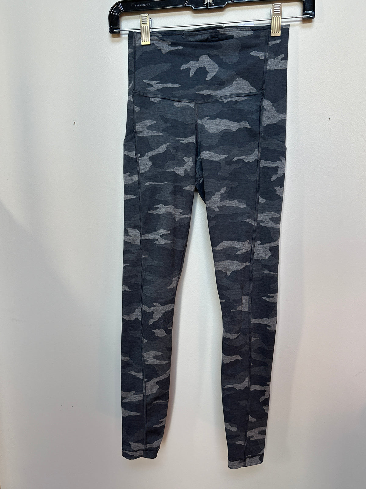 #130 Athleta Women’s XXS Camo w/Pockets Leggings