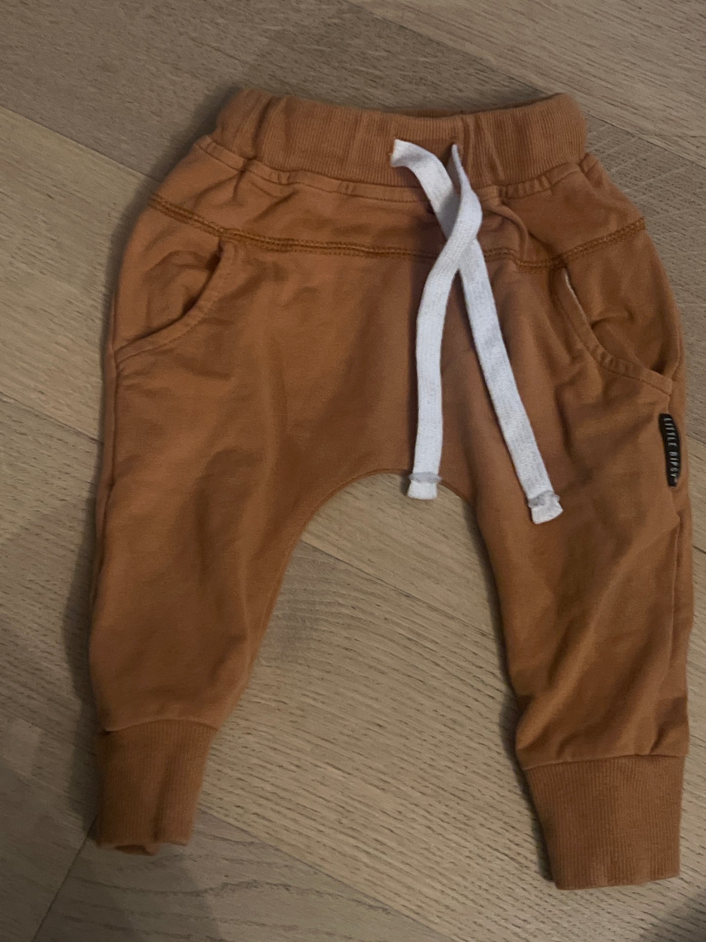 80b little bipsy 6-12 mo golden rod joggers