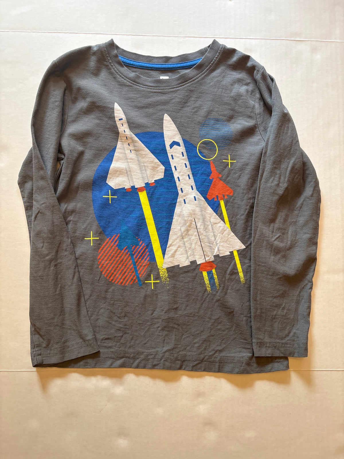 Seller 118 VGUC Boys Tea Collection space shirt size 7