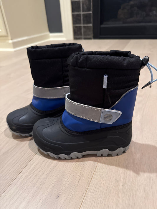 Seller #216 Boys Zella black and blue sz 12 snow boots, EUC