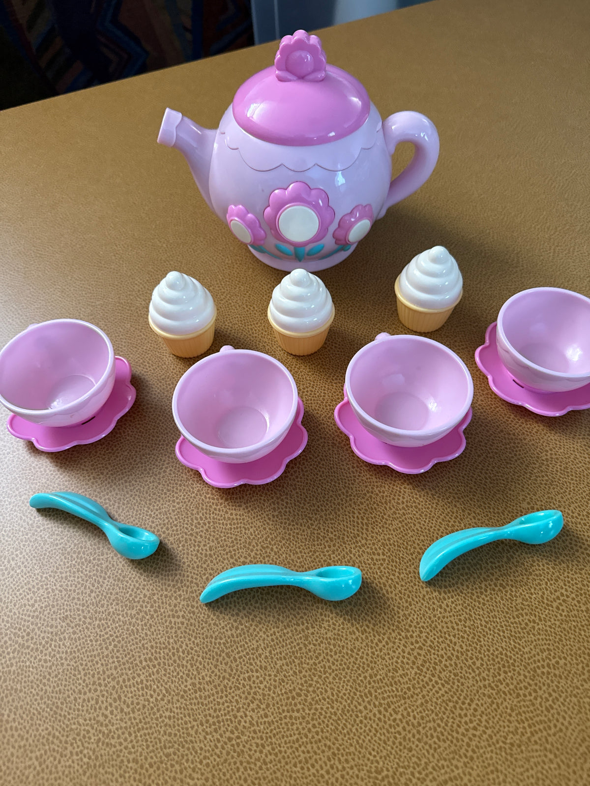 #87 Tea party set with whistling kettle