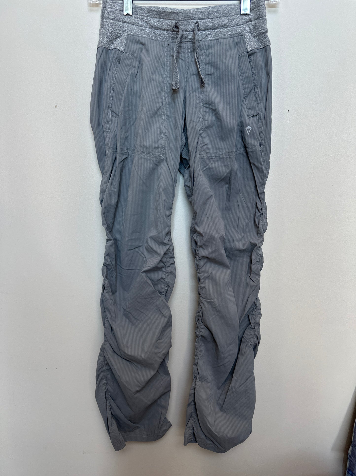 #130 Ivivva Lululemon for Girls Sz 12 Dance Pants Leggings
