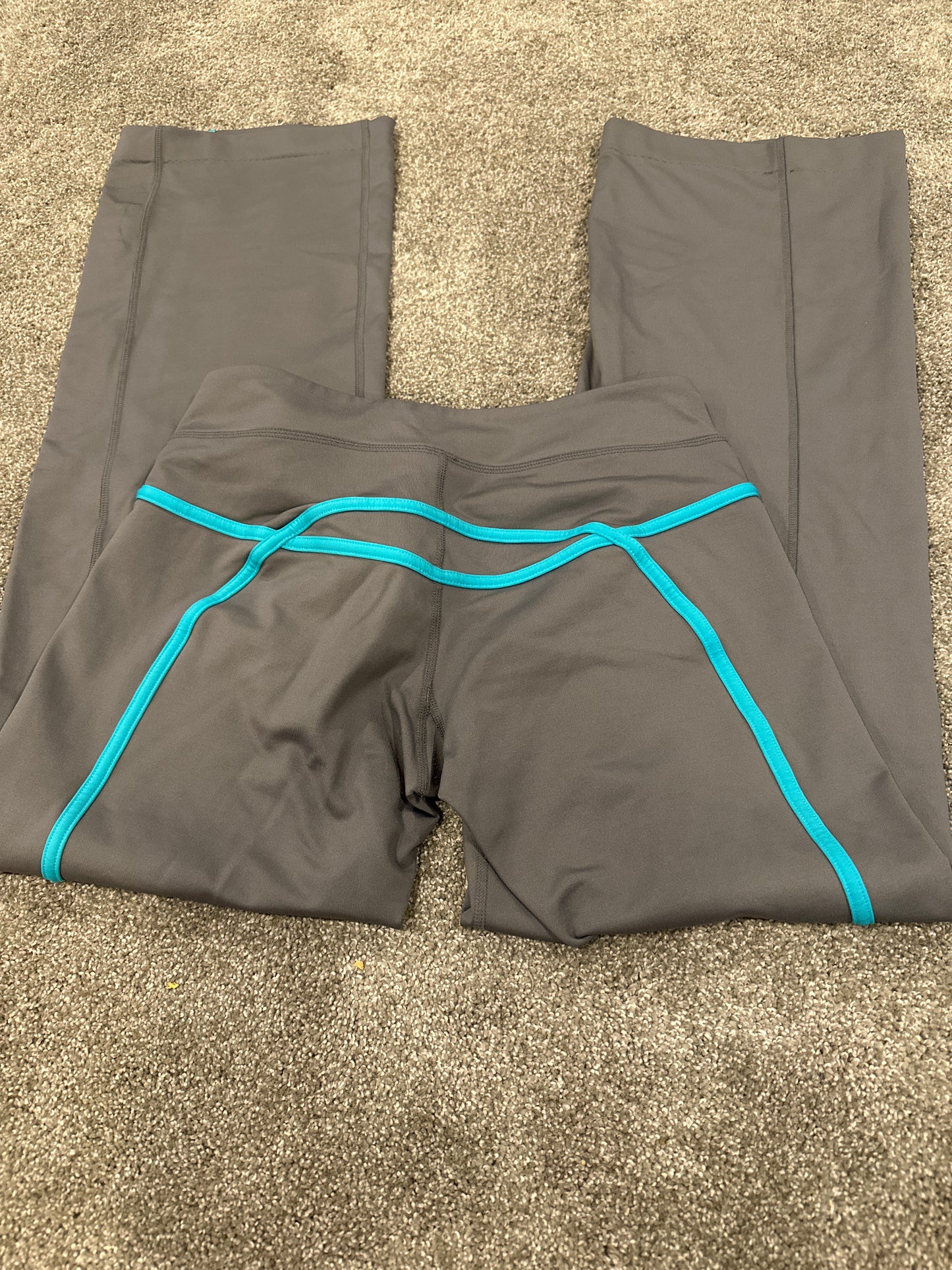 #81A Lululemon Sz 4 Wideleg Warmup Pants Gray