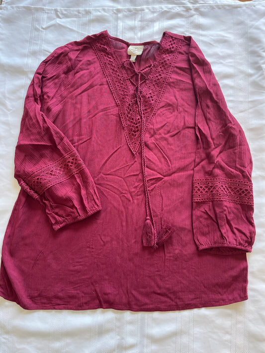 #29 Women’s L shirt EUC