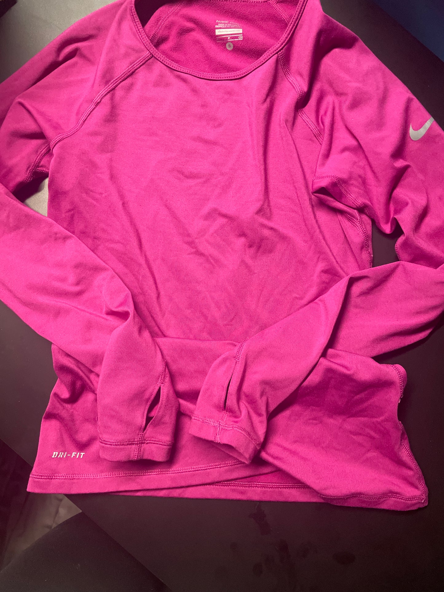 Women’s small Nike thermal dri fit pink long sleeve shirt with thumb holes