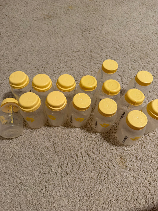 #47 medela storage bottles