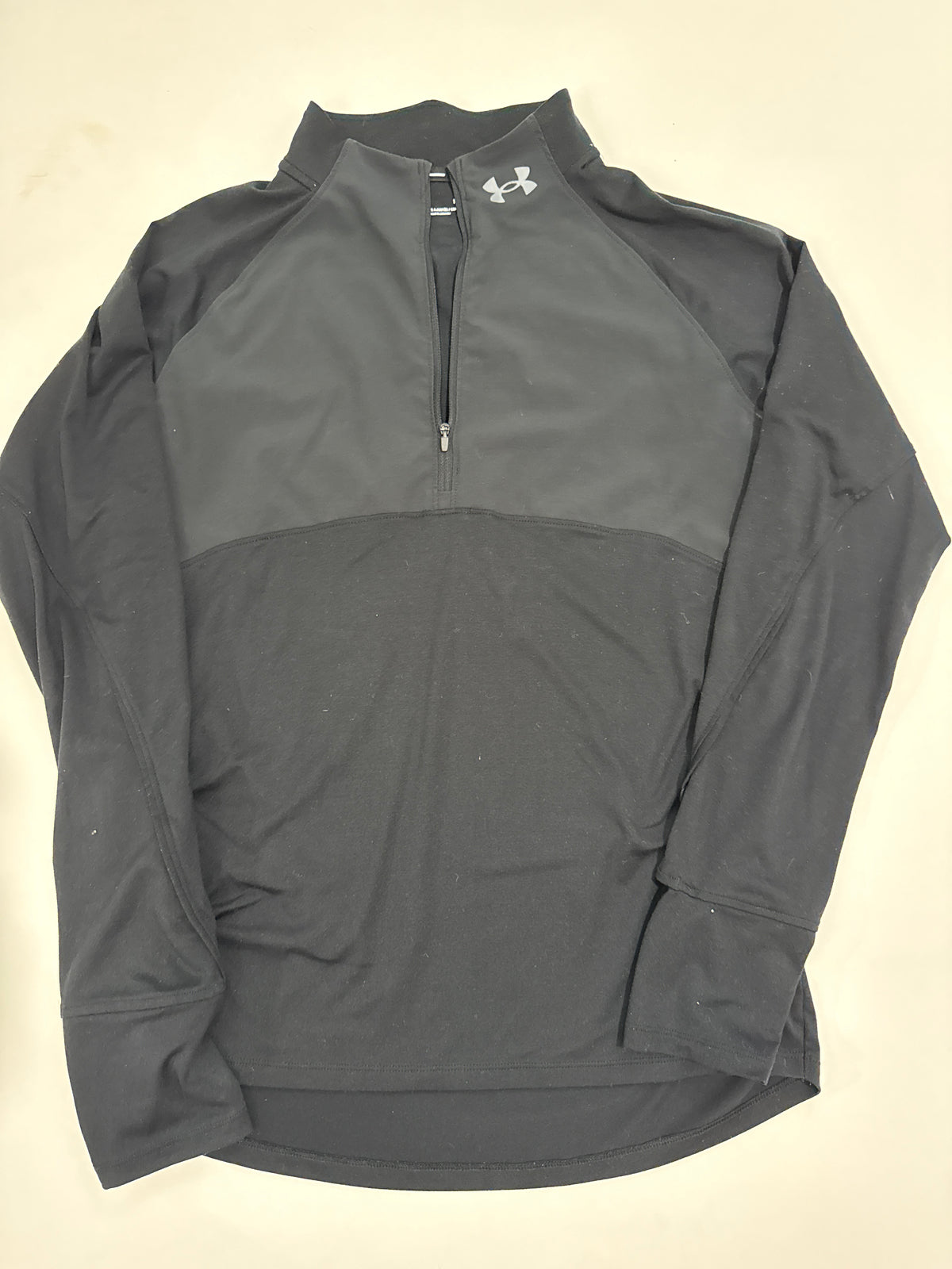 #64 Under Armour Run Pullover Black Size M