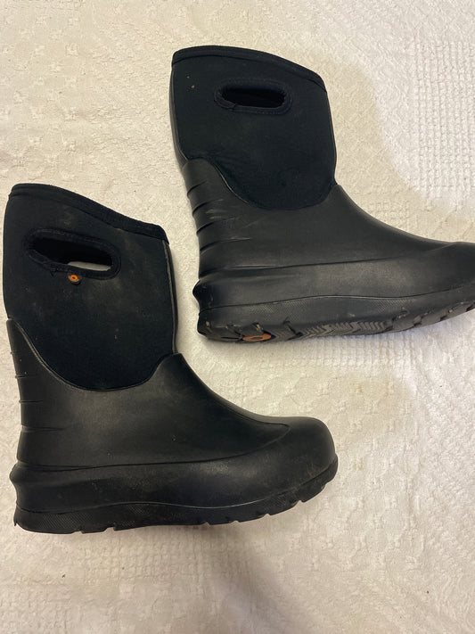 Seller #57 BOG winter boots size 5