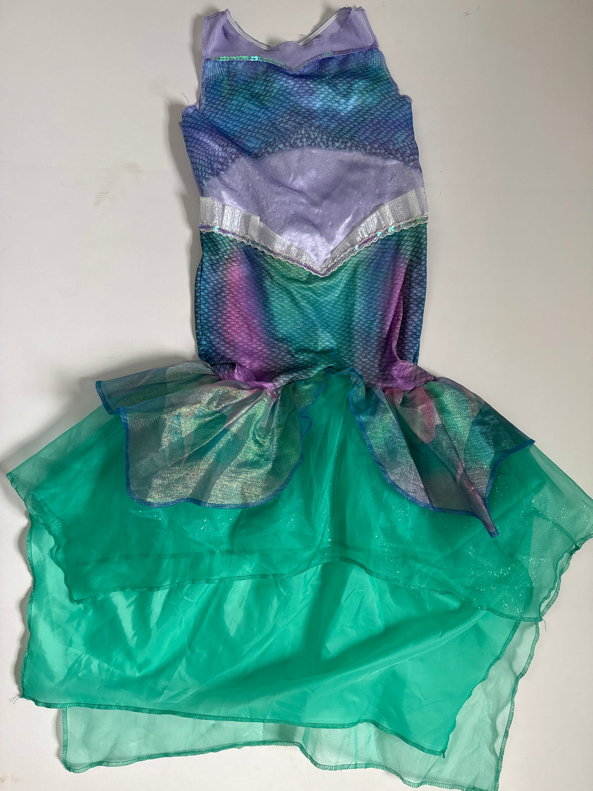 #64 The Little Mermaid EUC Costume Light Up (needs battery) Size 7-8