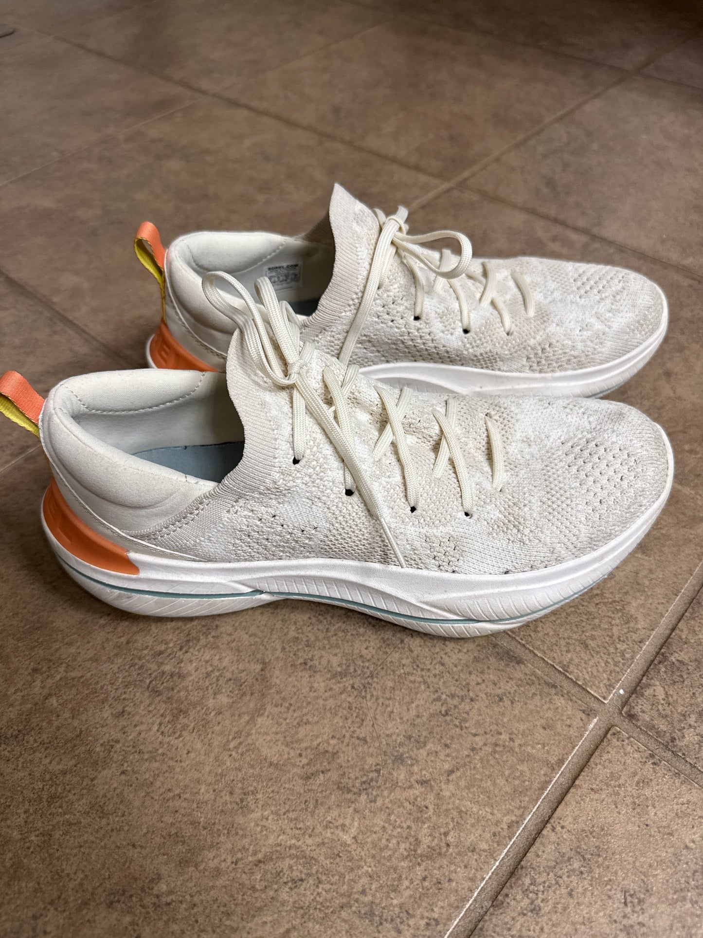 Seller #216 Women’s size 8 Sorel sneakers, EUC