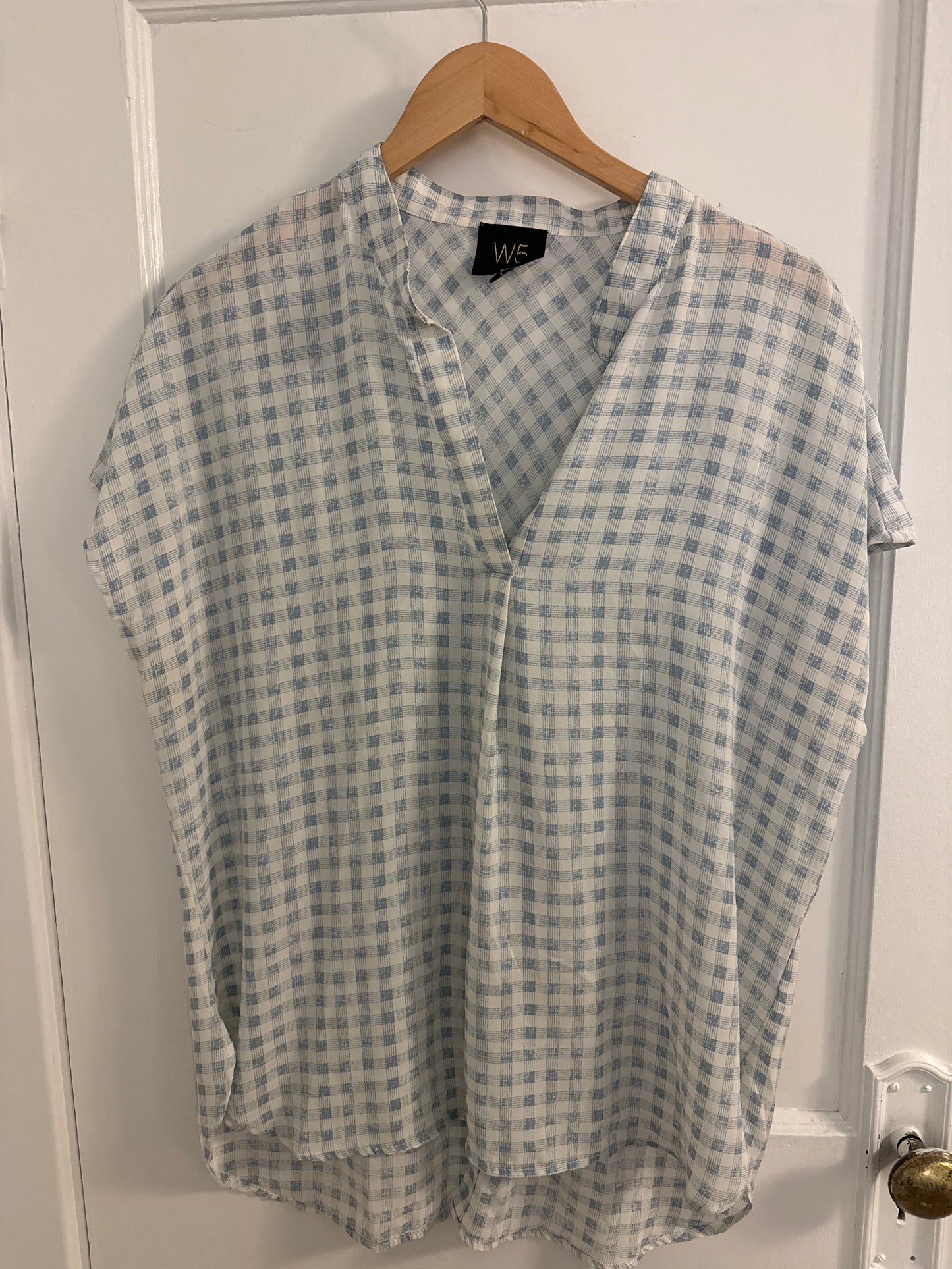 #152 - PRICE REDUCED Anthropologie - W5 Gingham Shirt Sleeveless Blue/ White XL