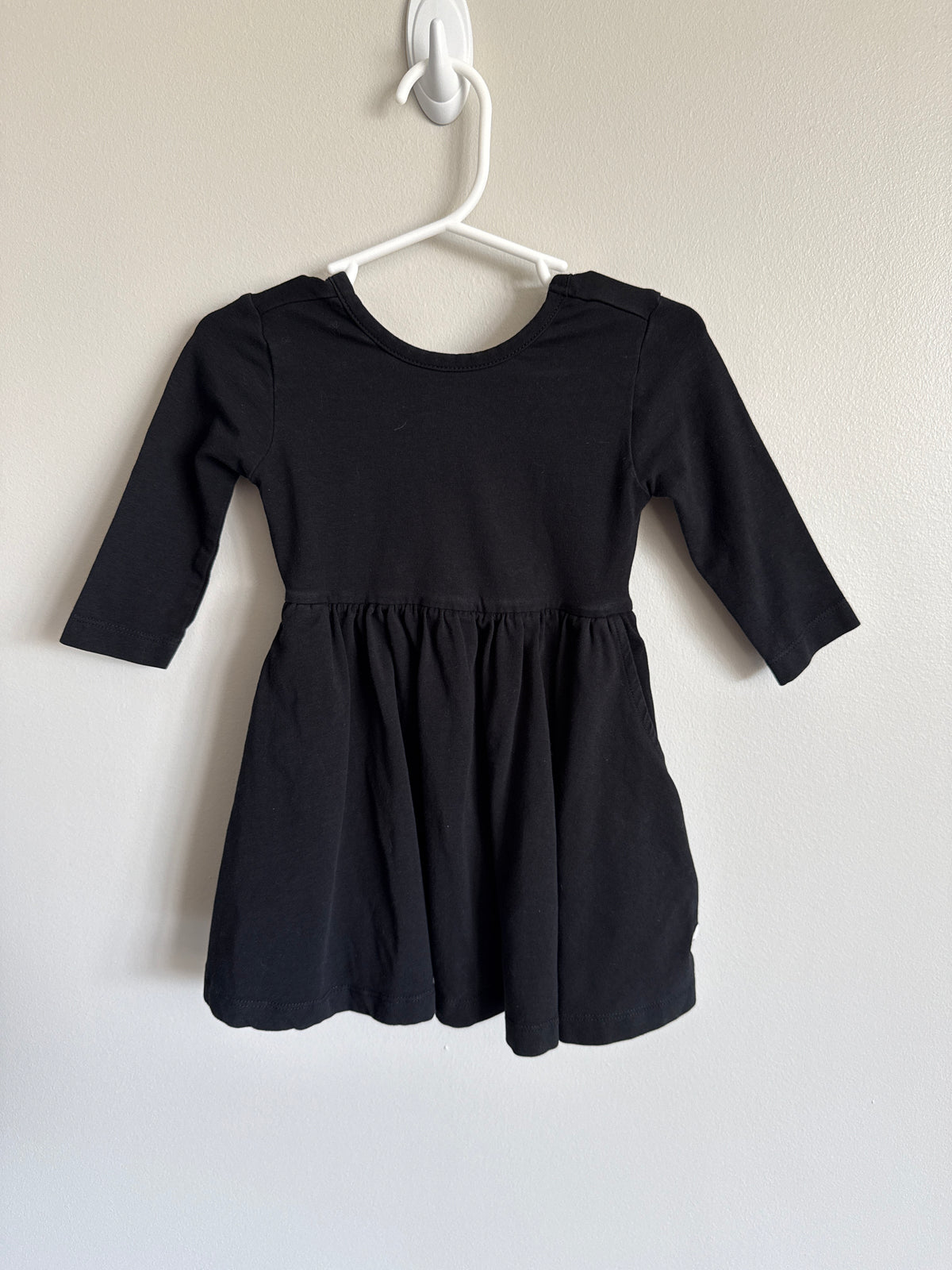 #173 Girls 2T Ruffle Butts black knit dress