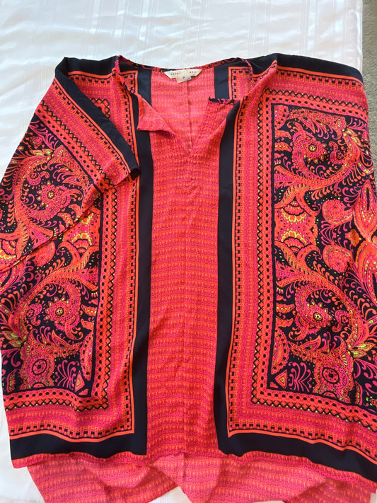 #57  Women’s medium Oversized shirt EUC