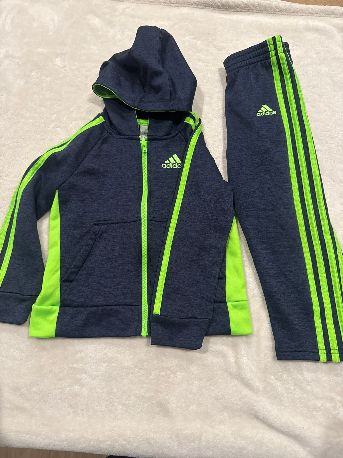 #81 Boys 4 Adidas navy/green jacket/pant set