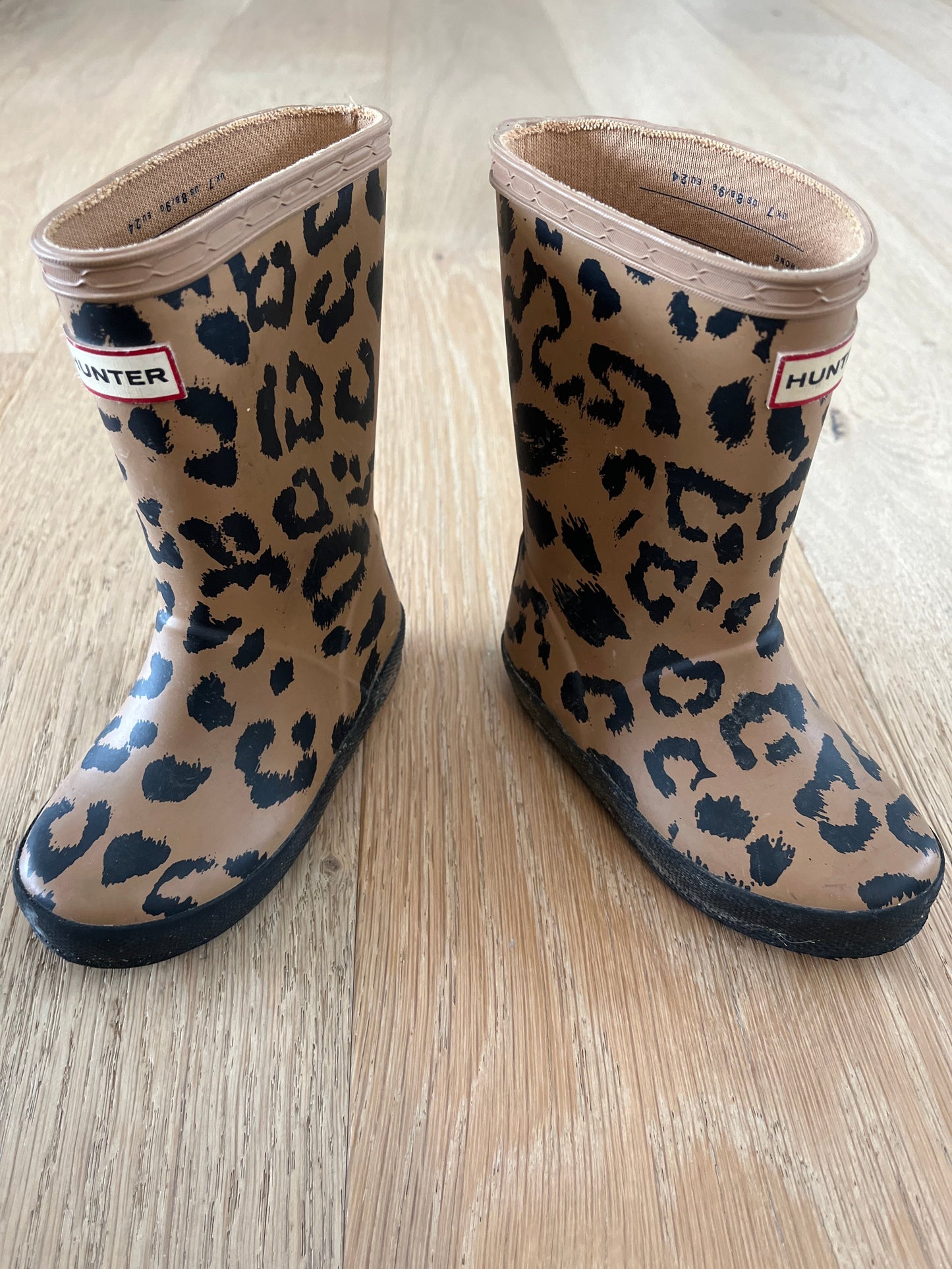 #40 Girls Size 9 Cheetah Print Hunter Rainboots