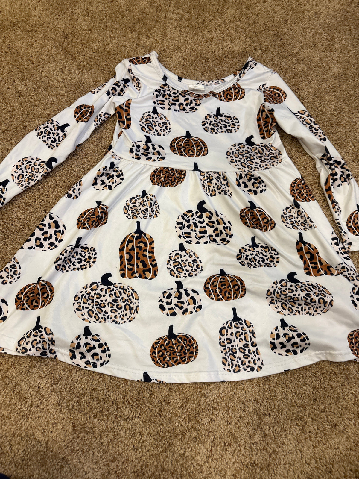 #47, girls size 5-6, White pumpkin dress