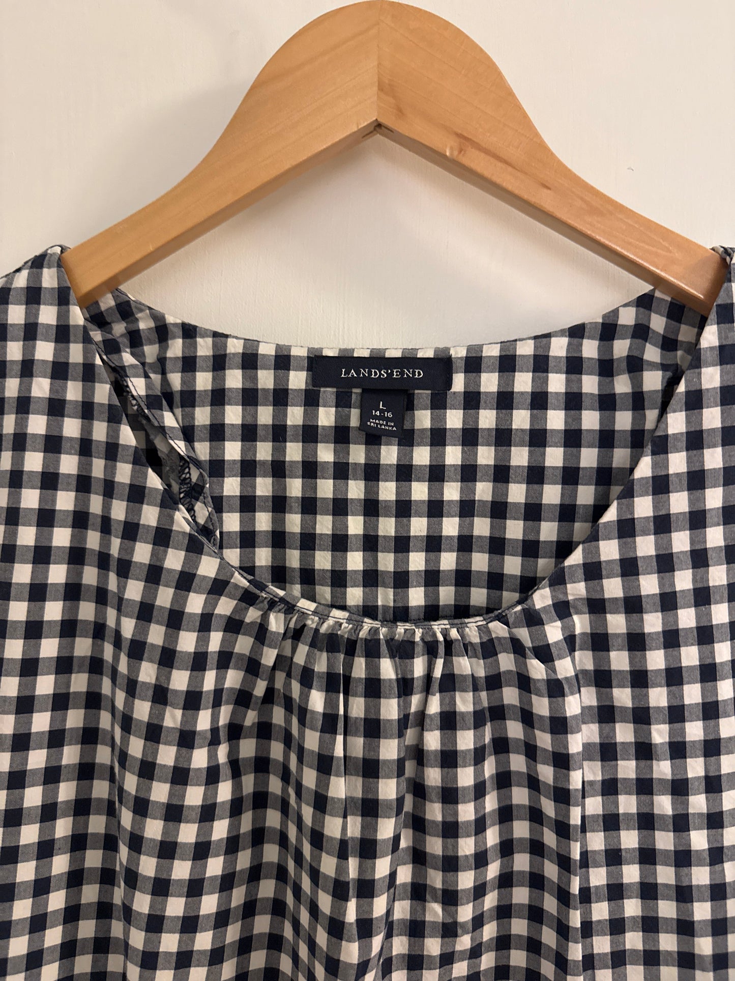 #152 - PRICE REDUCED Lands End Gingham Shirt Sleeveless Blue/ White L