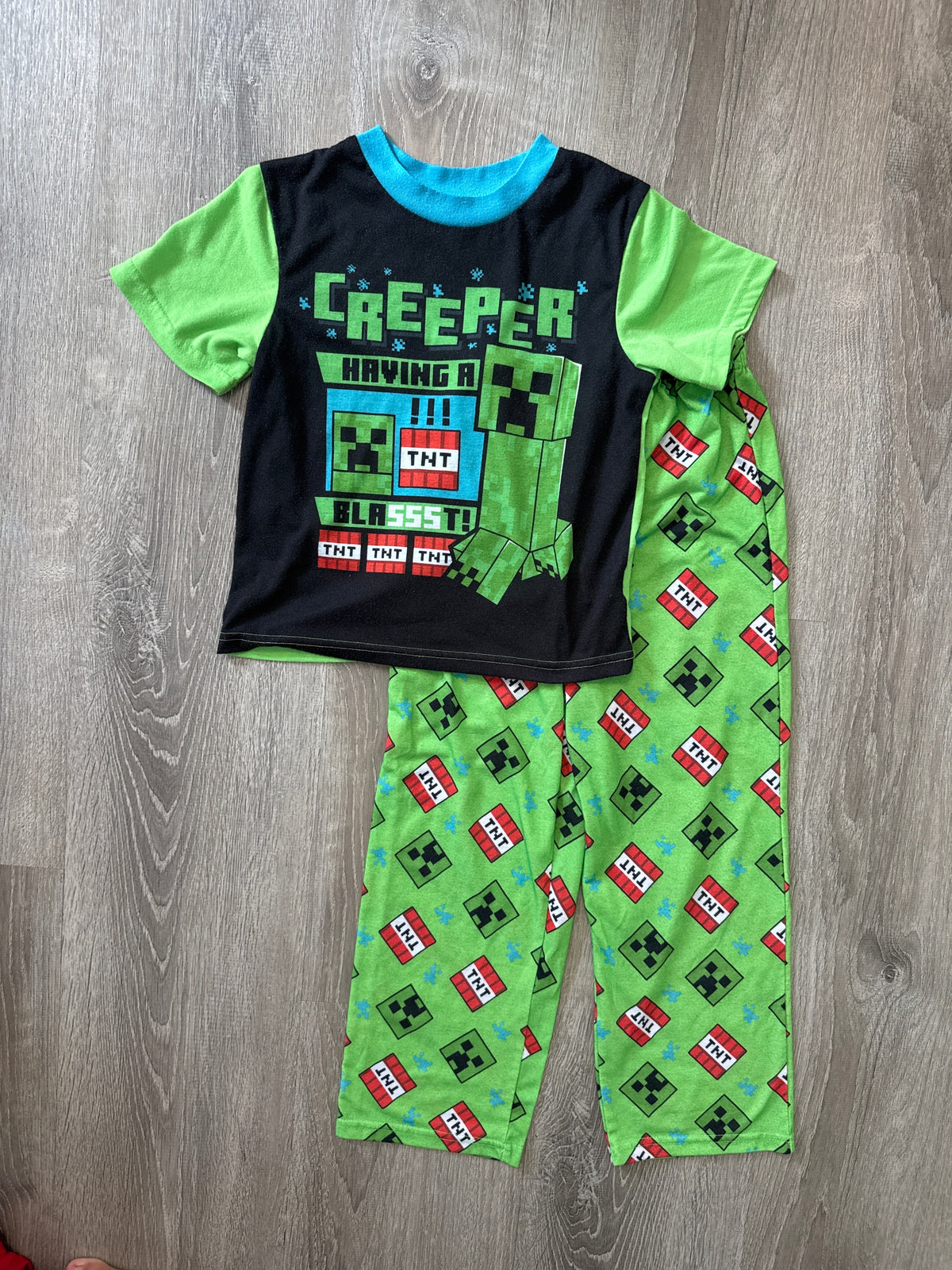 #149 Boys 8 Minecraft pajamas