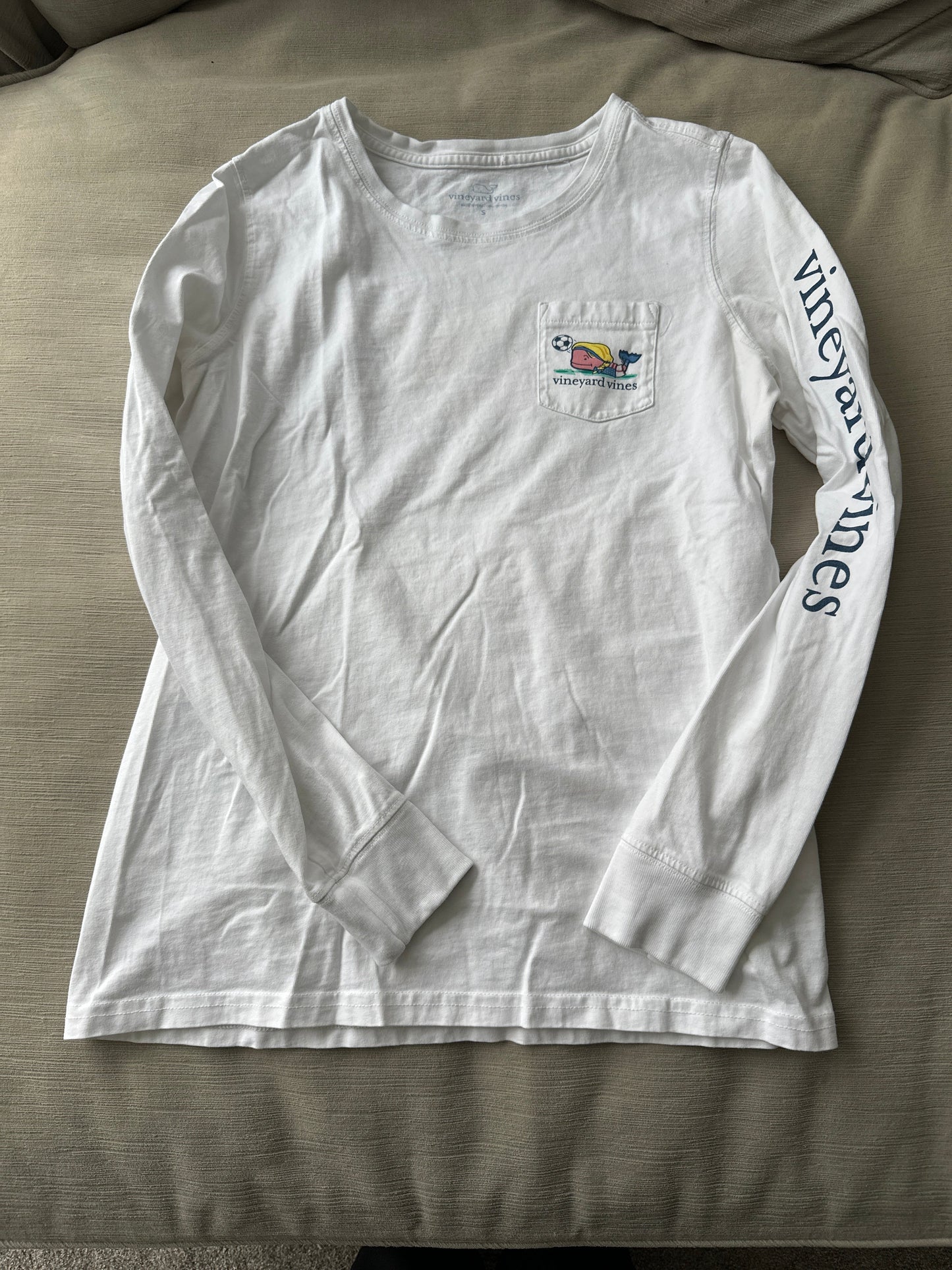 #133 Vineyard Vines Women’s Sz Small Soccer Tshirt