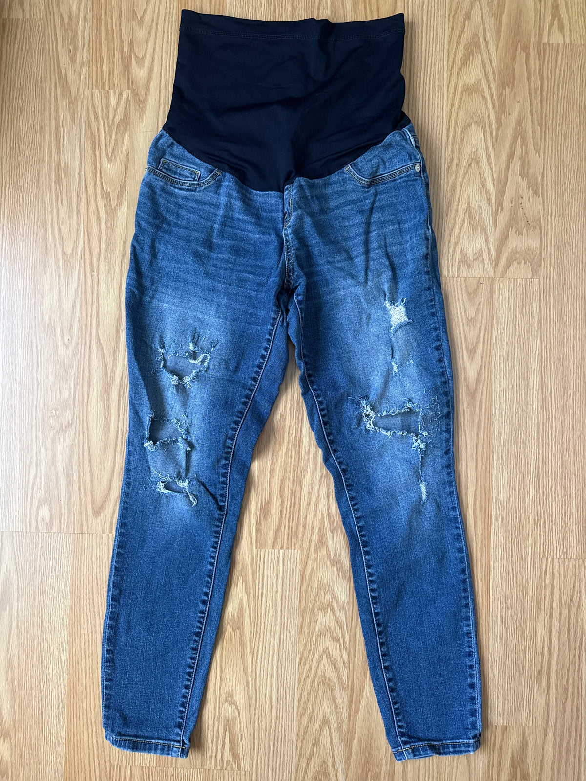 #87 Liz lange maternity size xs (fits like small) ripped skinny jeans (cute with boots!) GUC