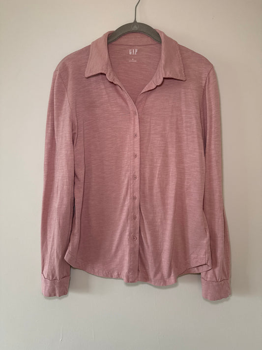 Seller #127 Women’s GAP long sleeve shirt size small