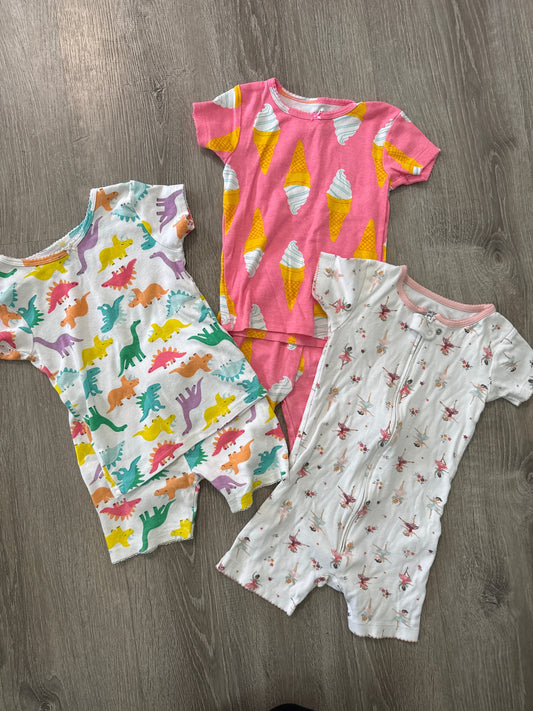 #149 reduced Girls 4T Carters pajamas