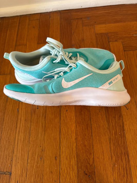 Seller #127 Nike Women’s flex experience 8 size 8.5