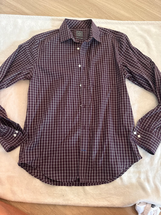 #81 Men Medium gap no-iron maroon button down