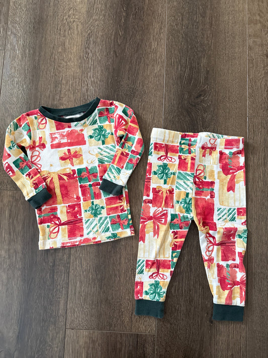 #173-REDUCED Burts Bee's Baby holiday pajamas size 12m