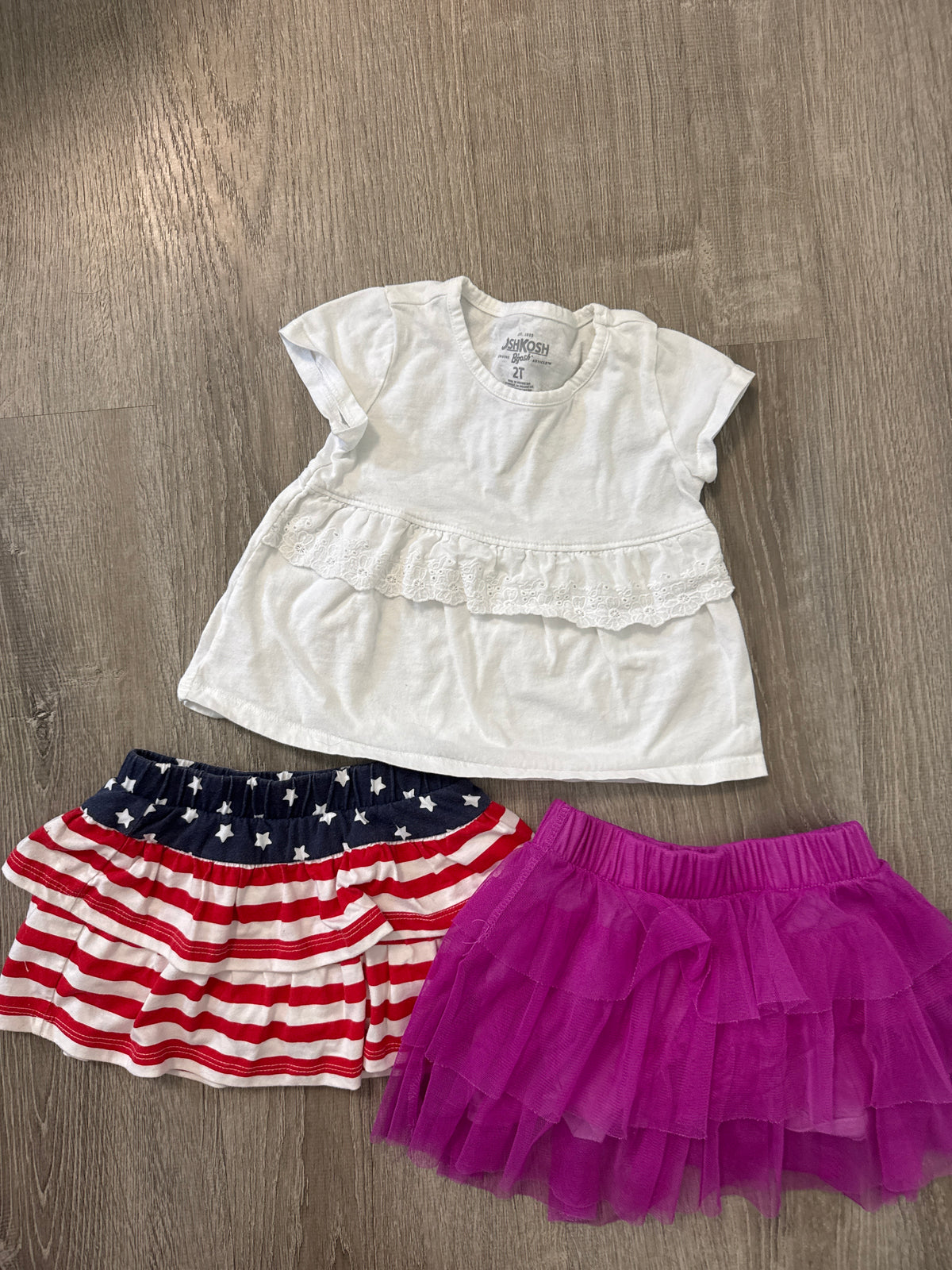 #149 Girls 2T/24m skorts and shirt