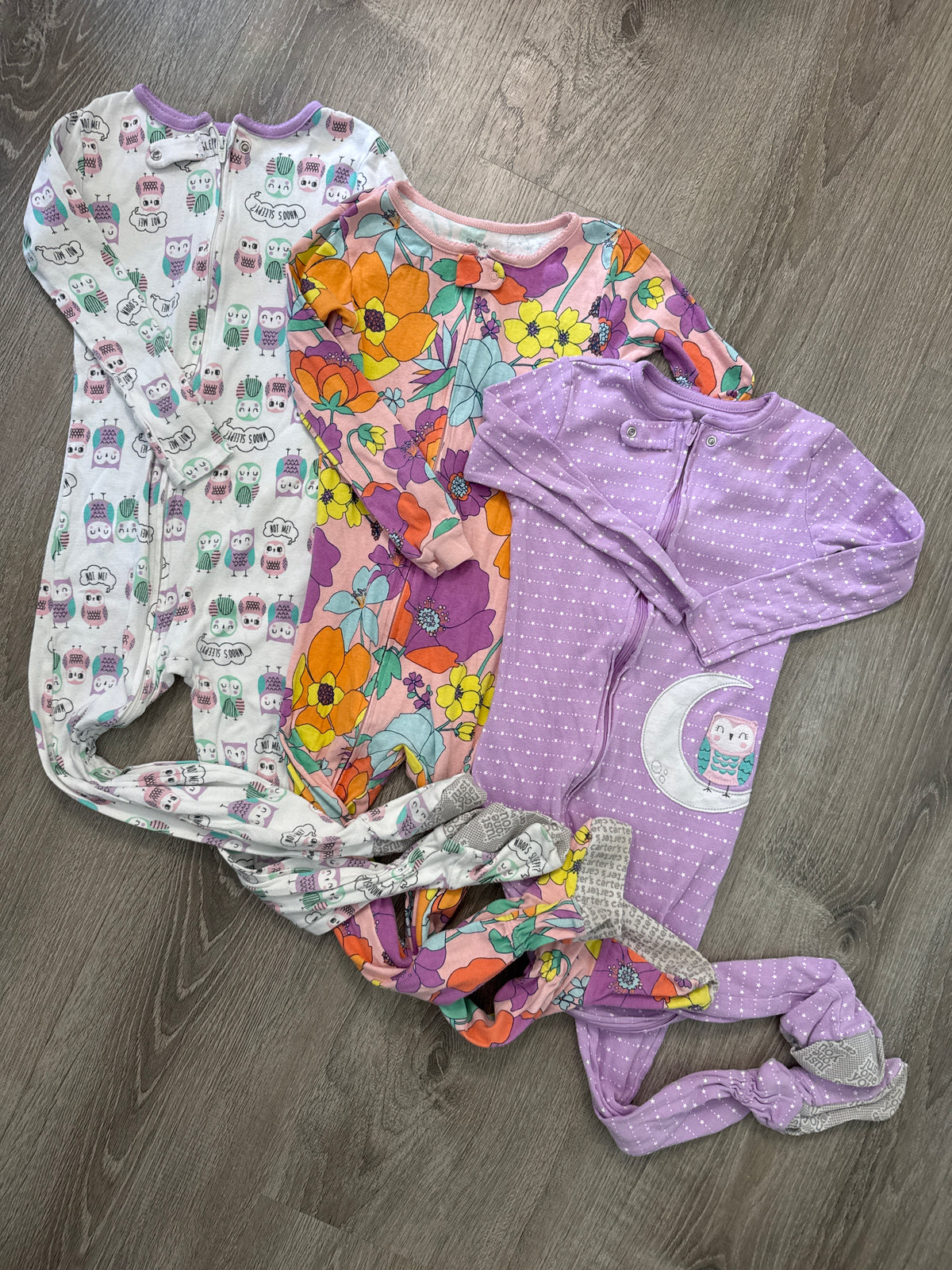 #149 Girls carters 5T cotton footie pajamas