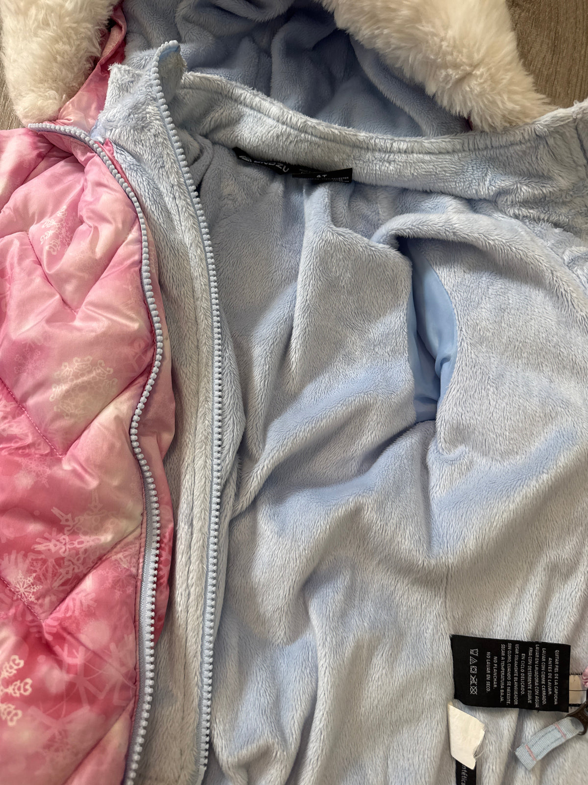 #149 Girls 4T snowzu pink snowflake coat