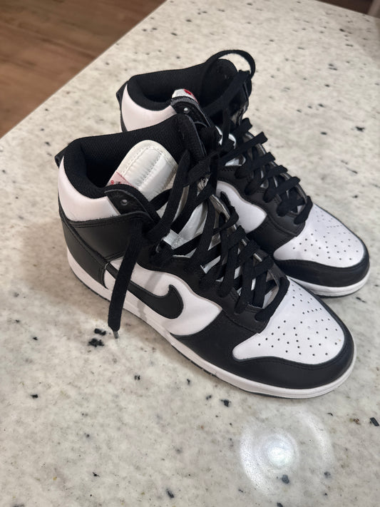 Seller #30 Women’s Nike High Top Dunks Pandas Size 8